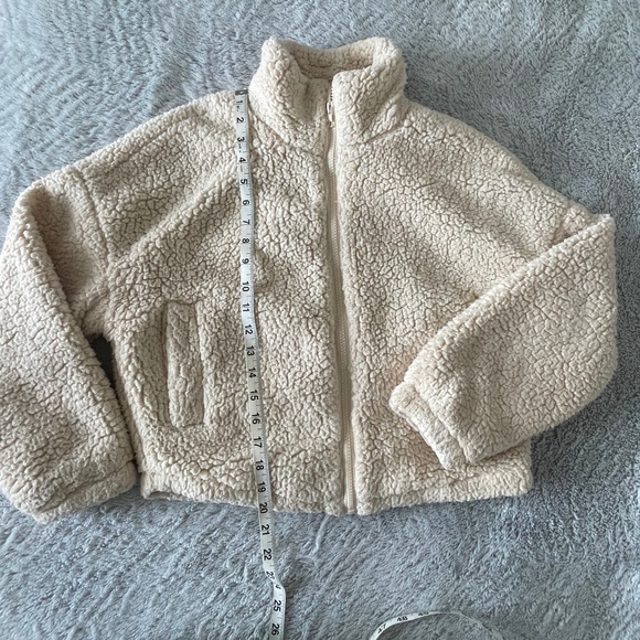 cropped harper heritage sherpa jacket - Picture 2 of 5